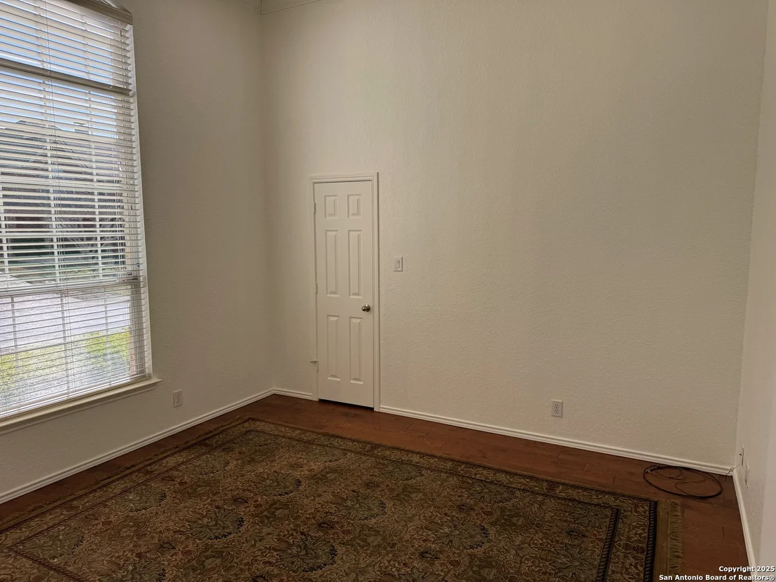 Photo of 3319 MONARCH