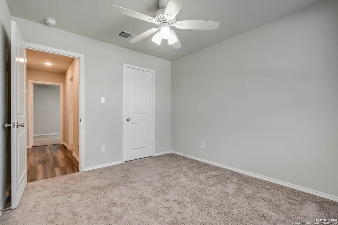 Photo of 10214 Robbins Bluff