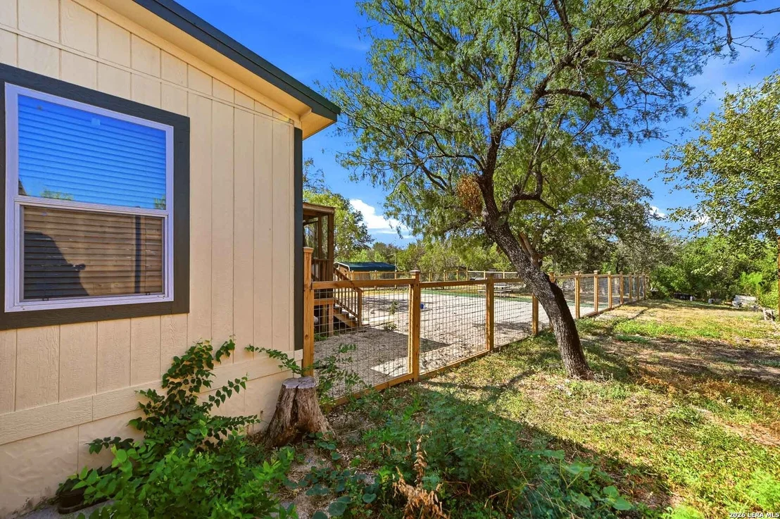 Photo of 321 County Road 4614