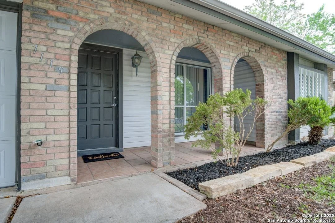 Photo of 7115 Whittney