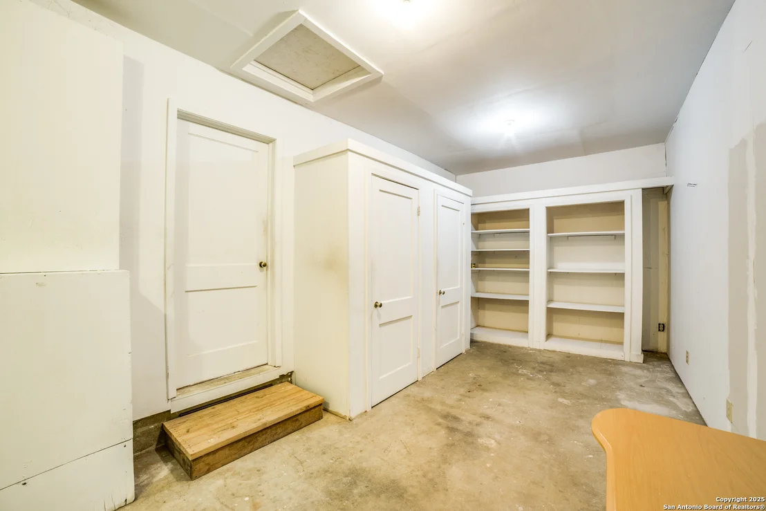 Photo of 1011 Thorain Blvd