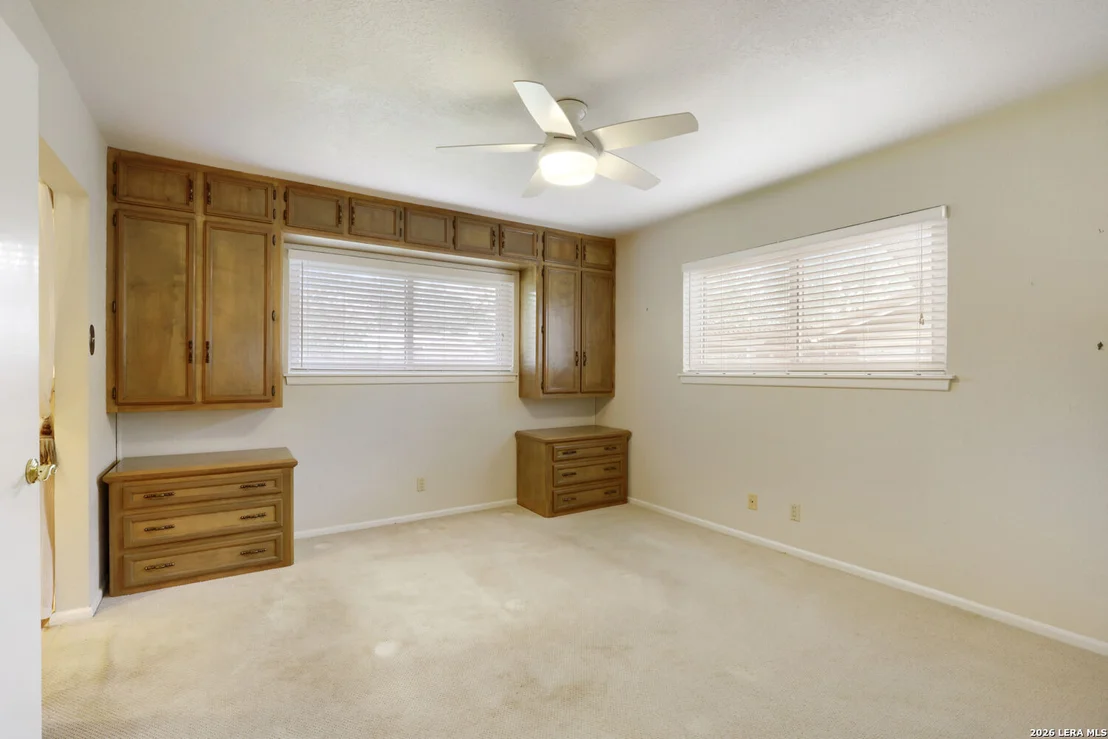 Photo of 105 HARRIETT DR