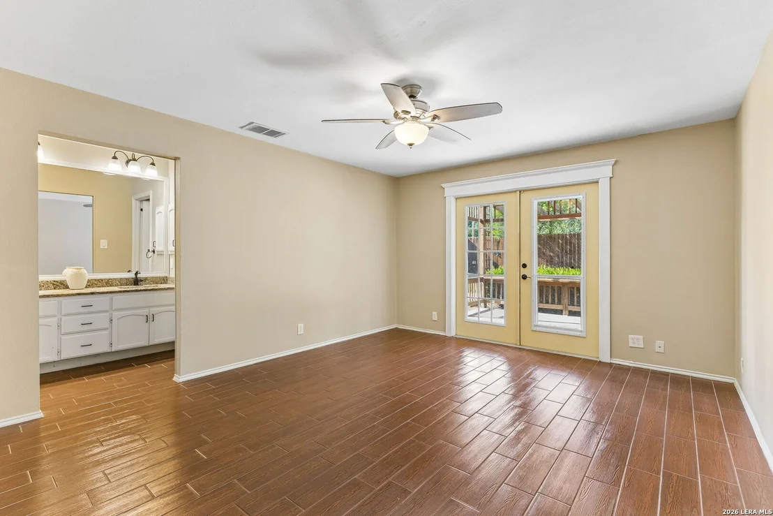 Photo of 2127 Oak Bnd