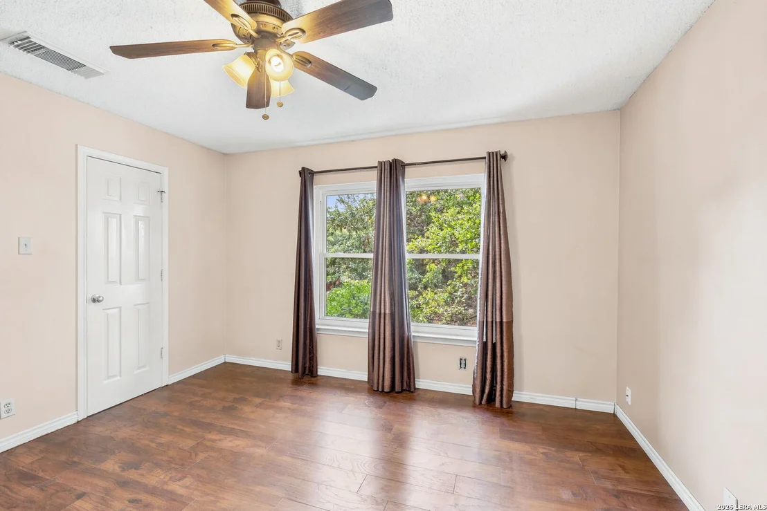 Photo of 9406 Silverfeather