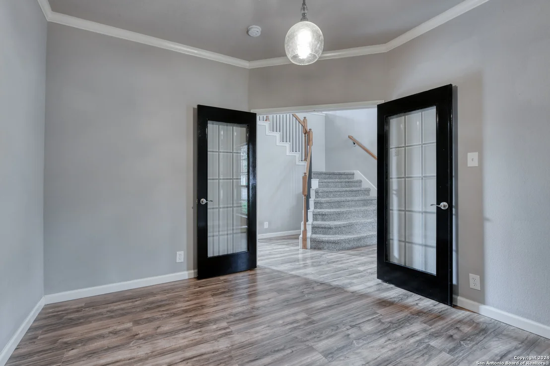 Photo of 2754 MONTEBELLO