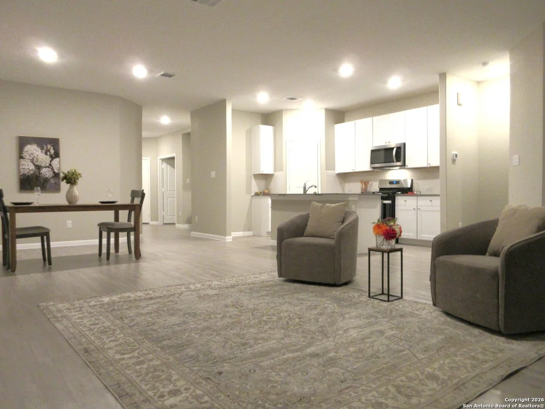 Photo of 6058 Cerulean