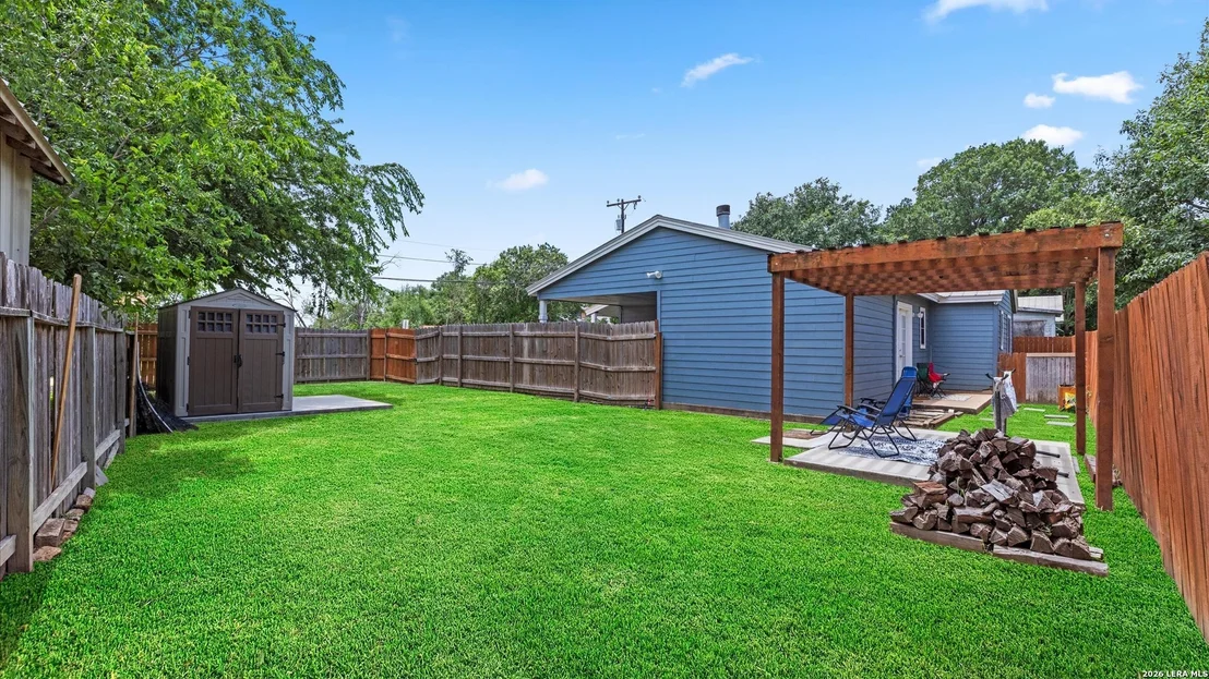 Photo of 128 RIVERVIEW RD