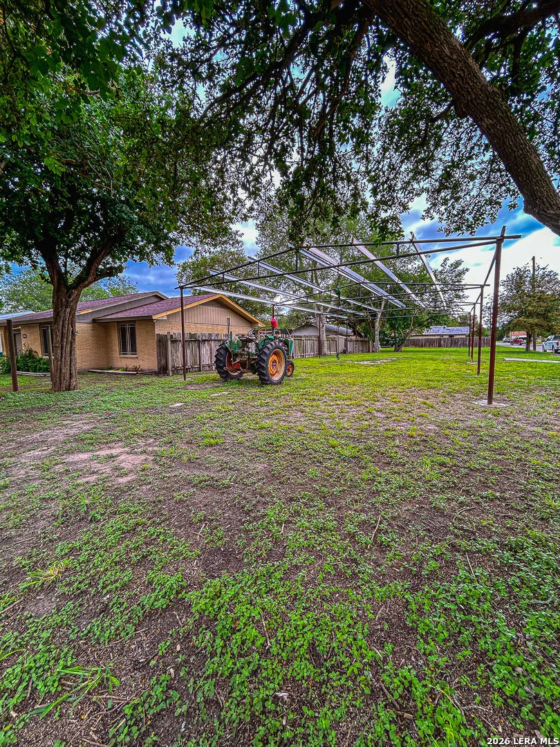 Photo of 802 W Carter