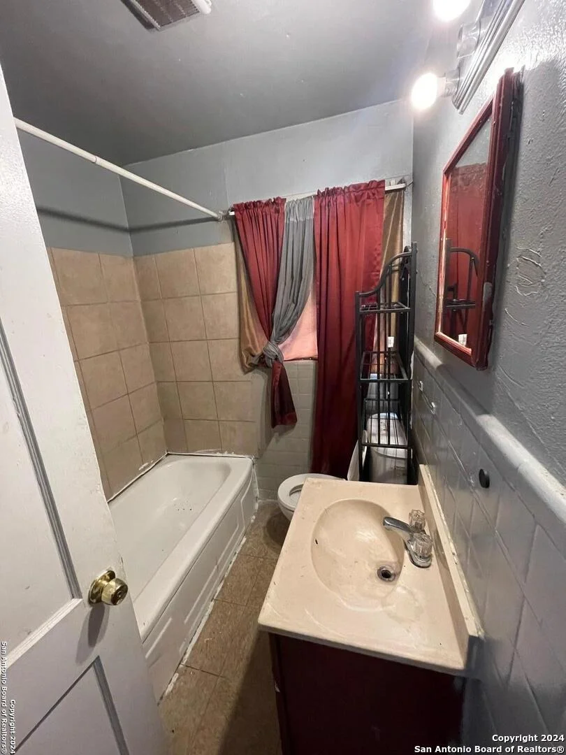 Photo of 1110 HERMINE BLVD