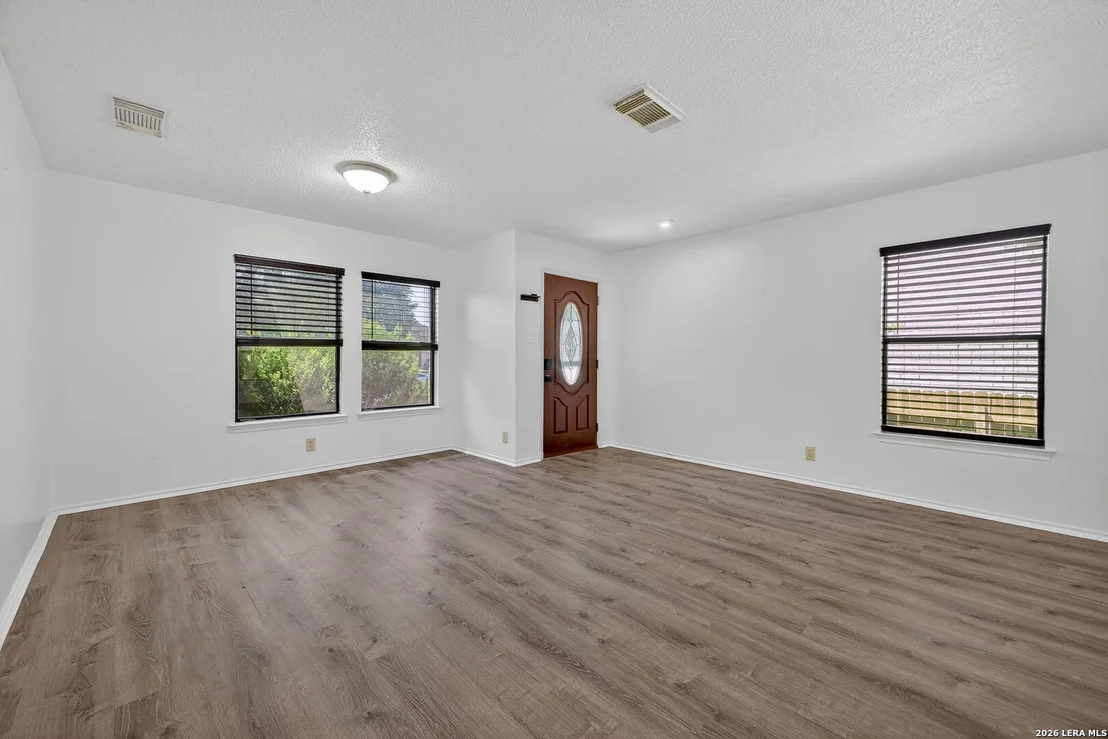 Photo of 10230 Dancing Brk