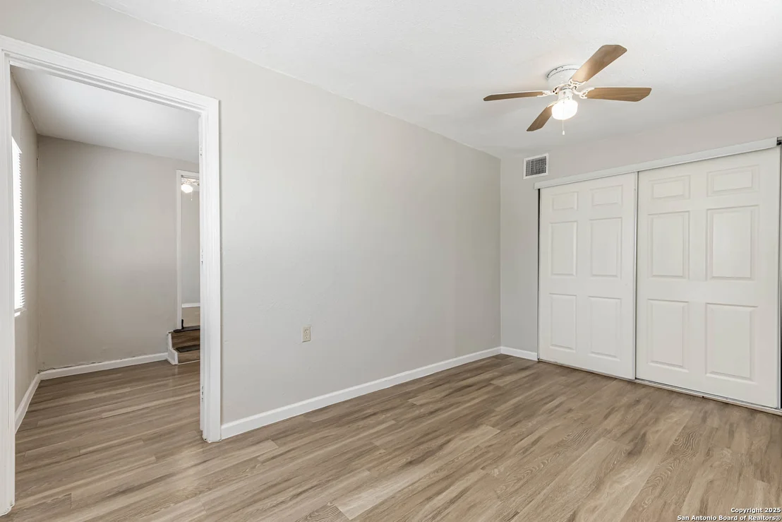 Photo of 835 Grosvenor