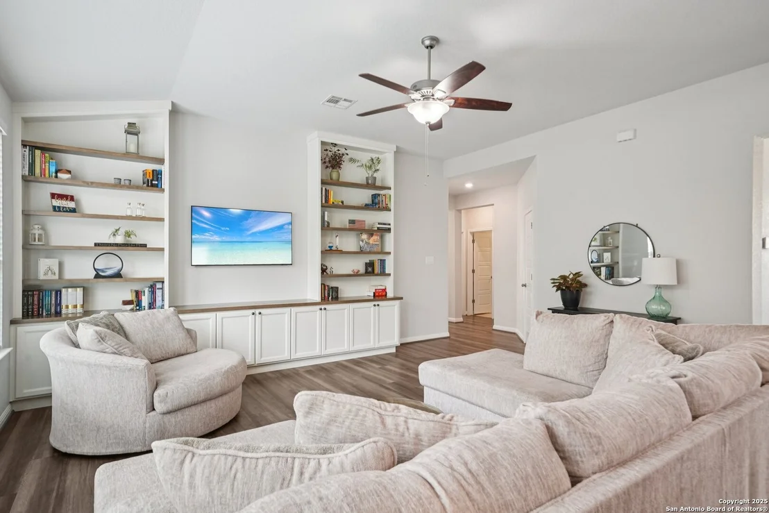 Photo of 4938 Oxbow