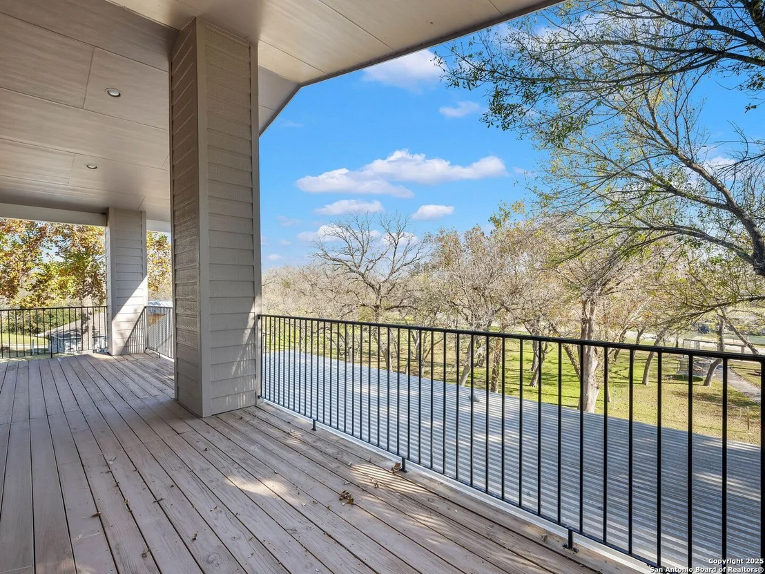 Photo of 705 RIDGEROAD DR