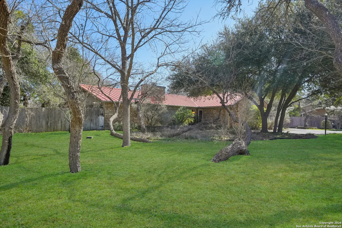 Photo of 122 Long Bow Rd.