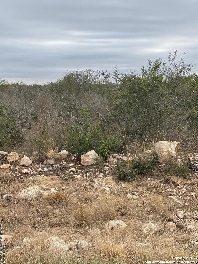 Photo of 644 LEGEND HILLS RD