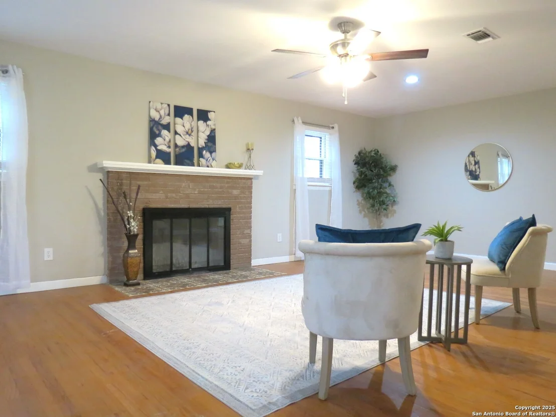 Photo of 490 Horton