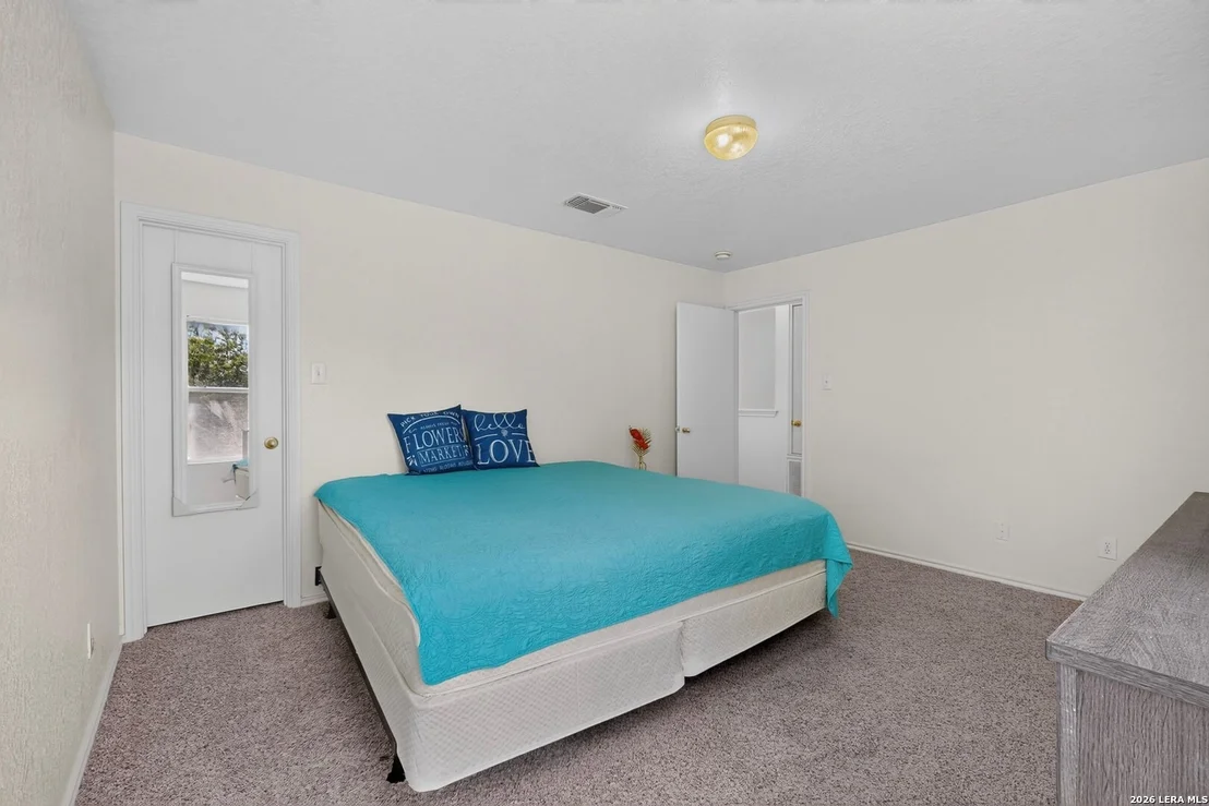 Photo of 633 NORTHGAP DR
