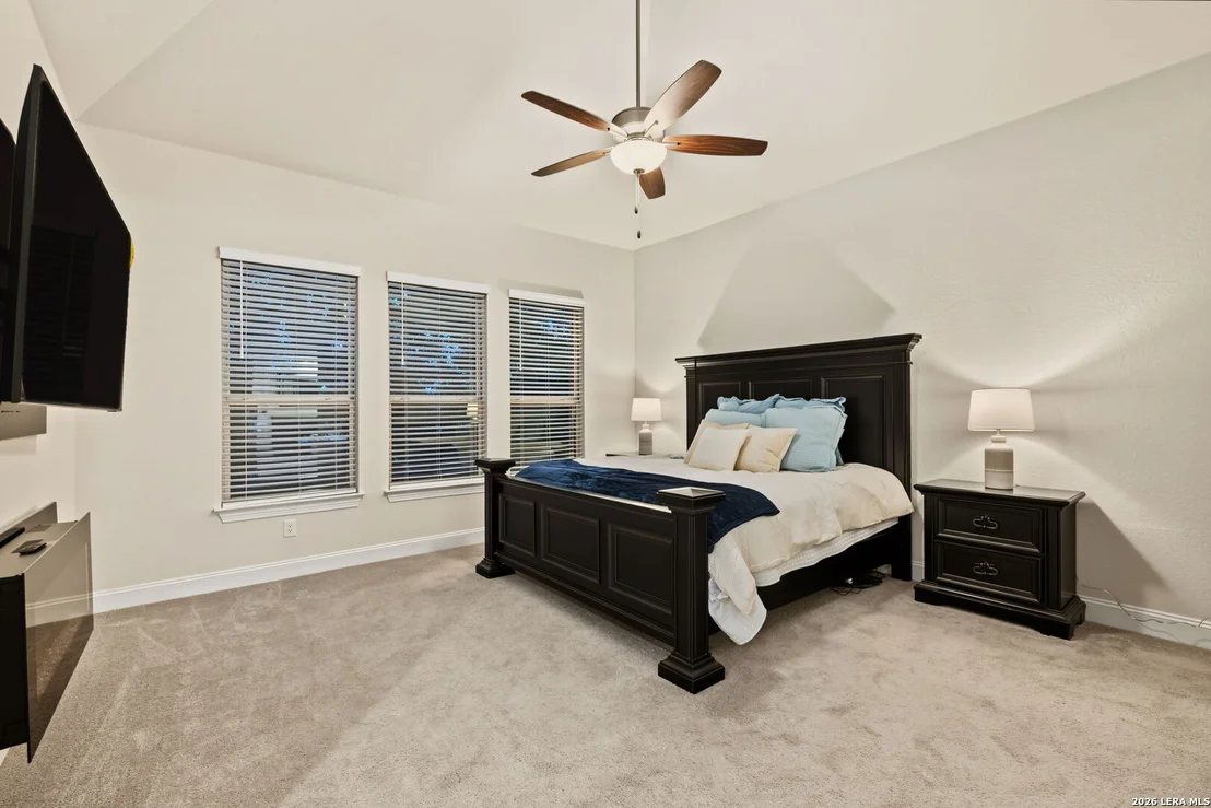 Photo of 122 HUNTWICK DR