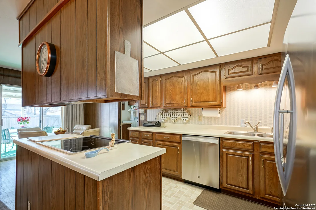 Photo of 6514 Robin Forest