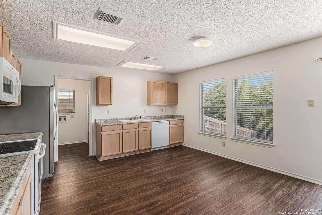 Photo of 8447 Mannington