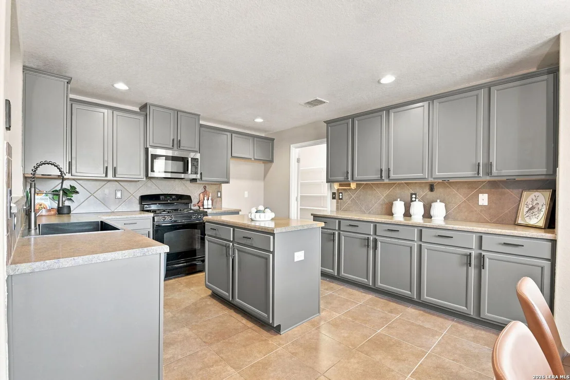 Photo of 283 Reeves Garden