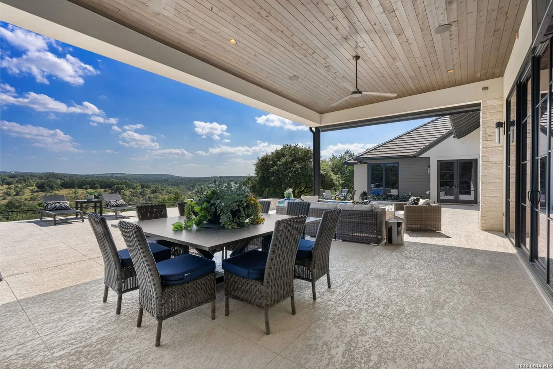 Photo of 121 Greystone Pt