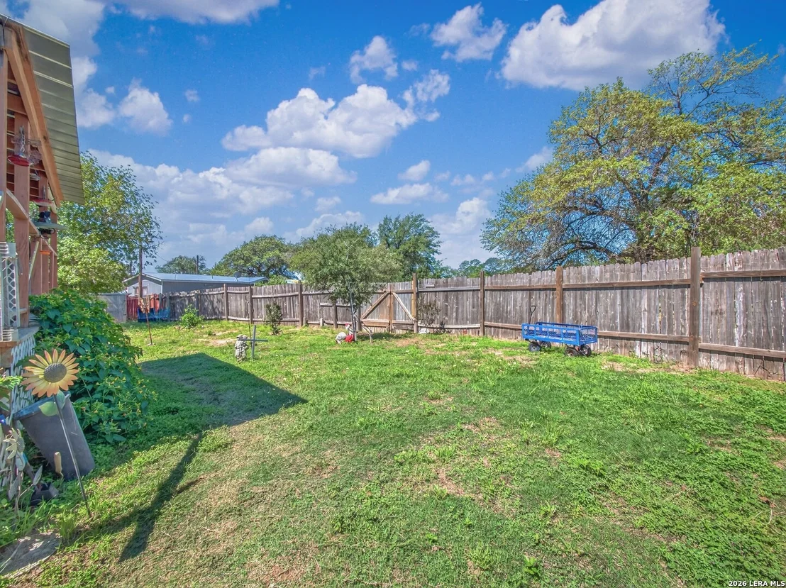 Photo of 953 Forest Oaks Dr