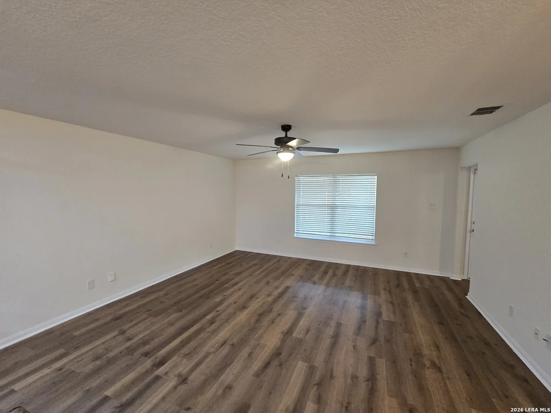 Photo of 12150 LUCKEY VW