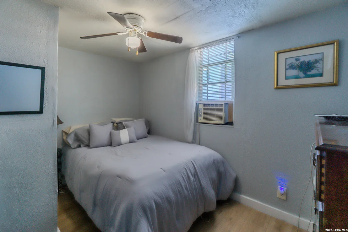 Photo of 1203 Vickers