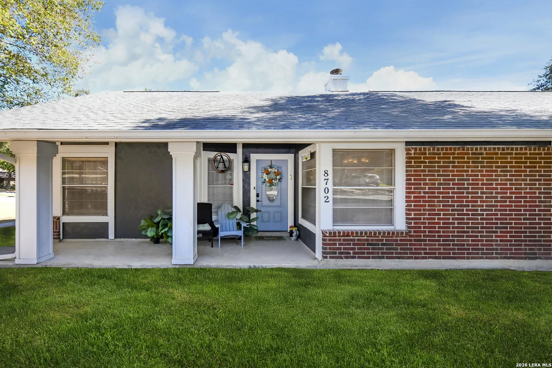 Photo of 8702 Collingwood
