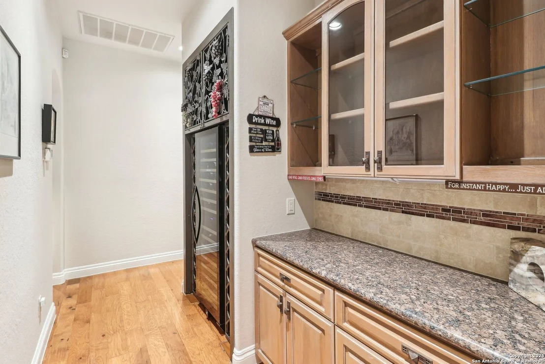 Photo of 908 La Puerta