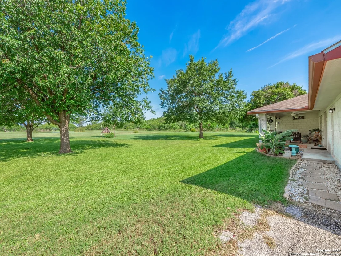 Photo of 658 Lakeview Dr