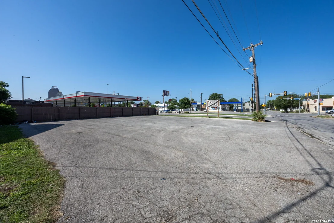 Photo of 302 W Euclid