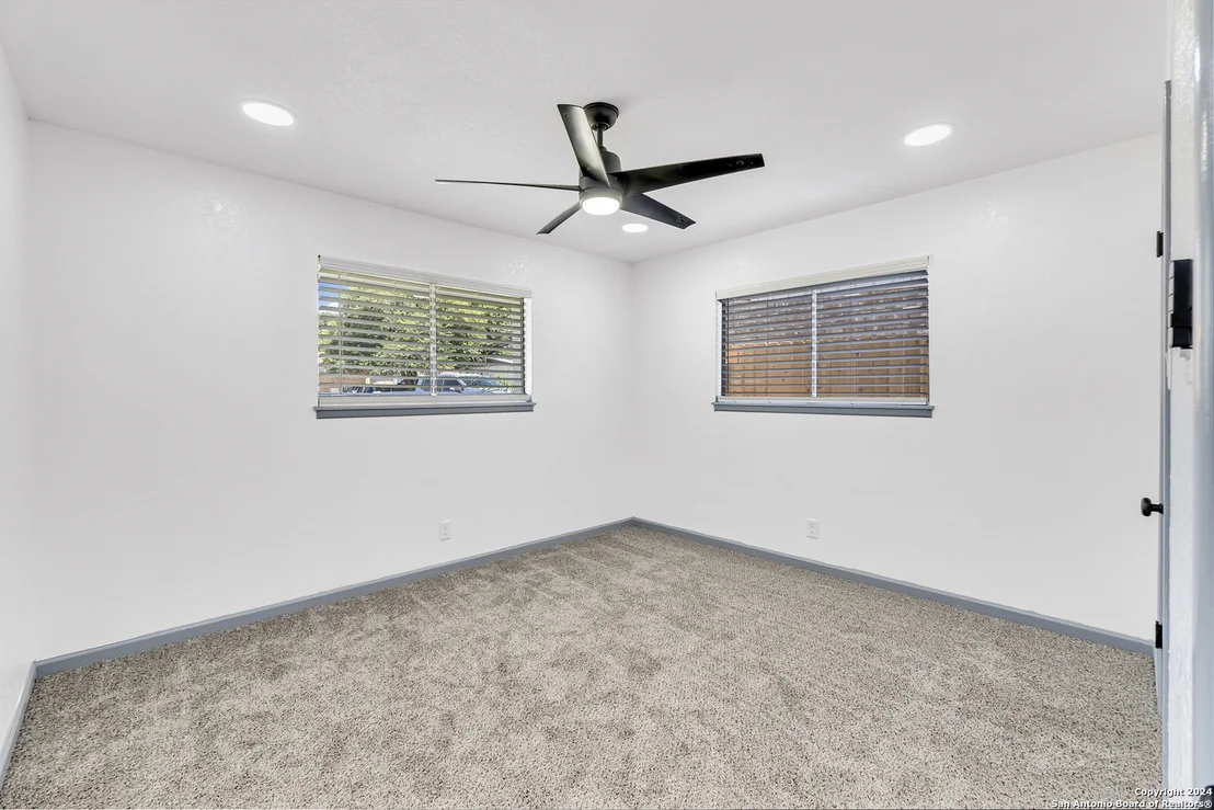 Photo of 5552 SLATTERY ST