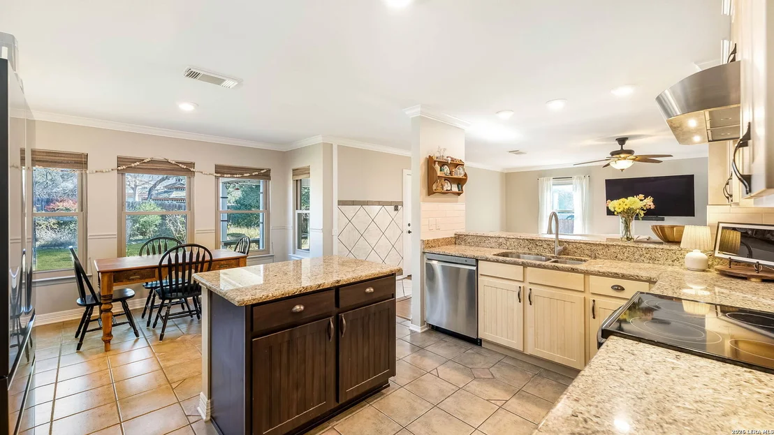 Photo of 2849 Lotus Park