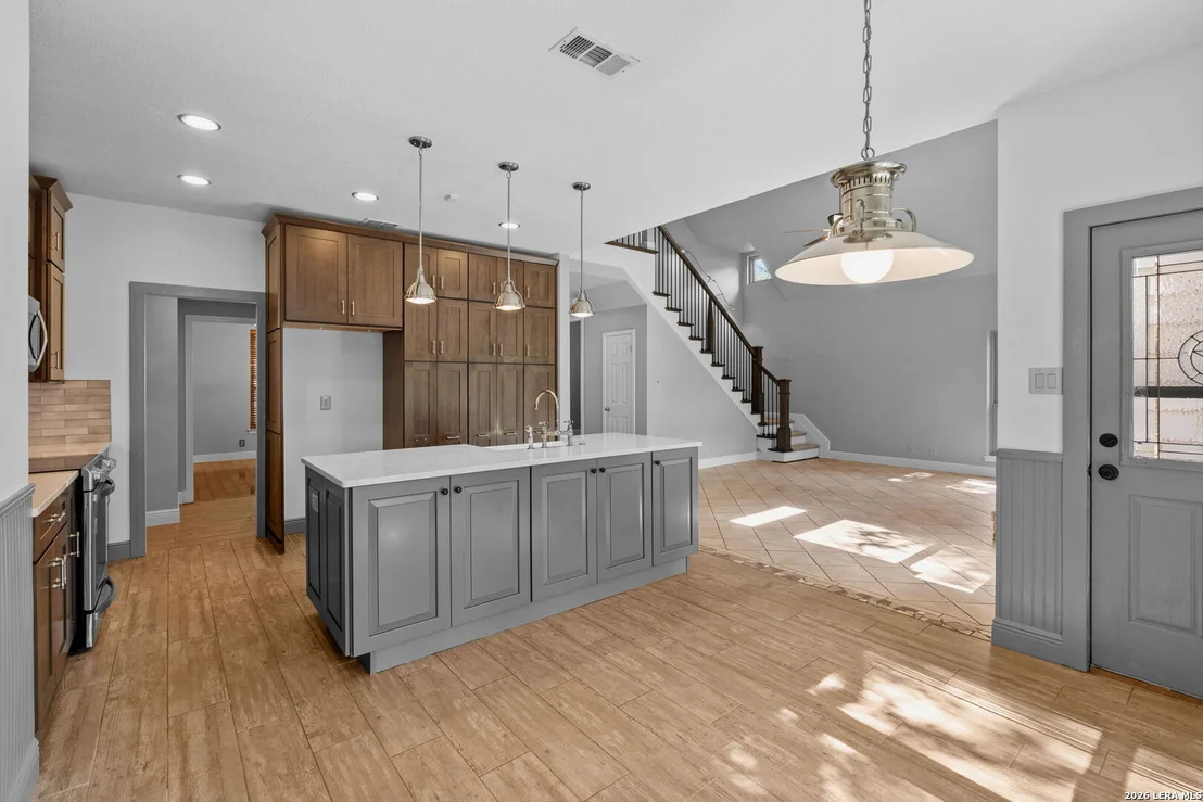 Photo of 16422 Pemcanyon