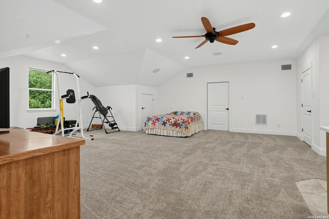 Photo of 105 OAK VIEW DR