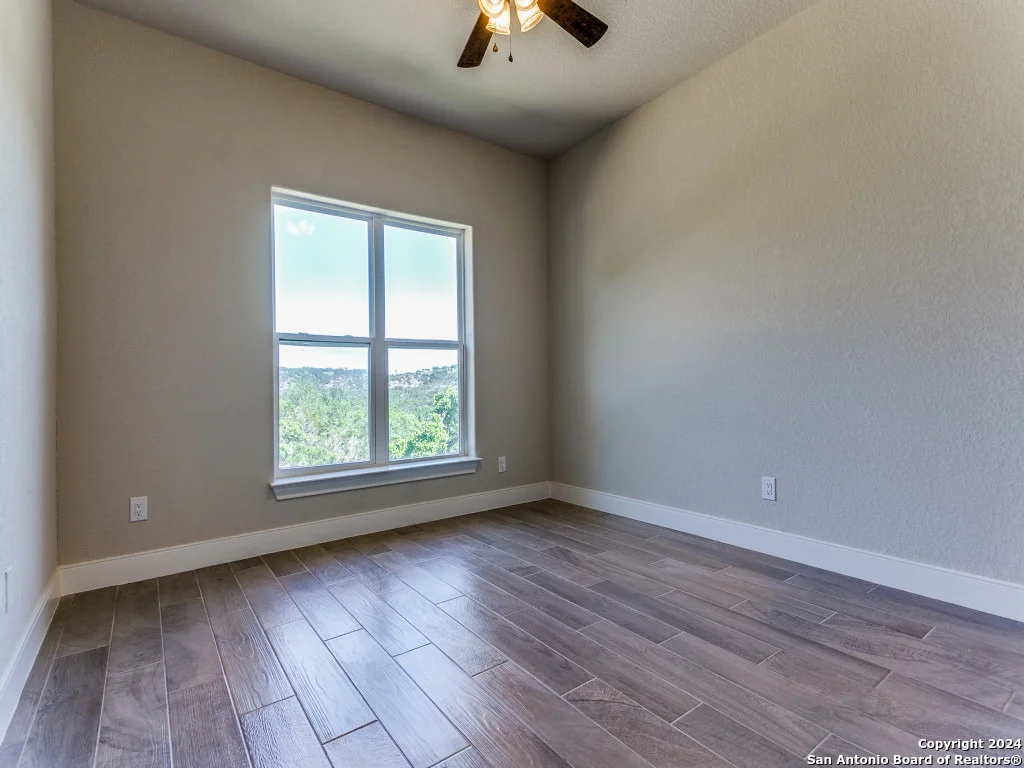 Photo of 929 MOONLIGHT DR