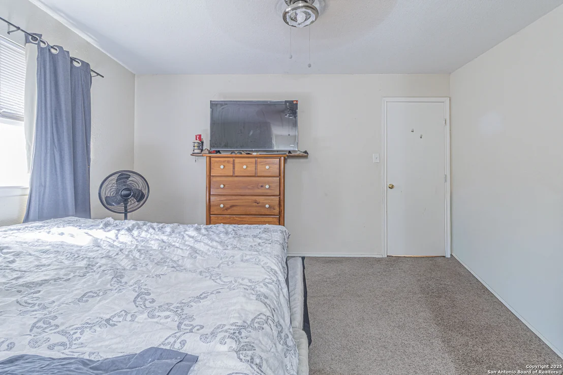 Photo of 5842 Cliff Walk