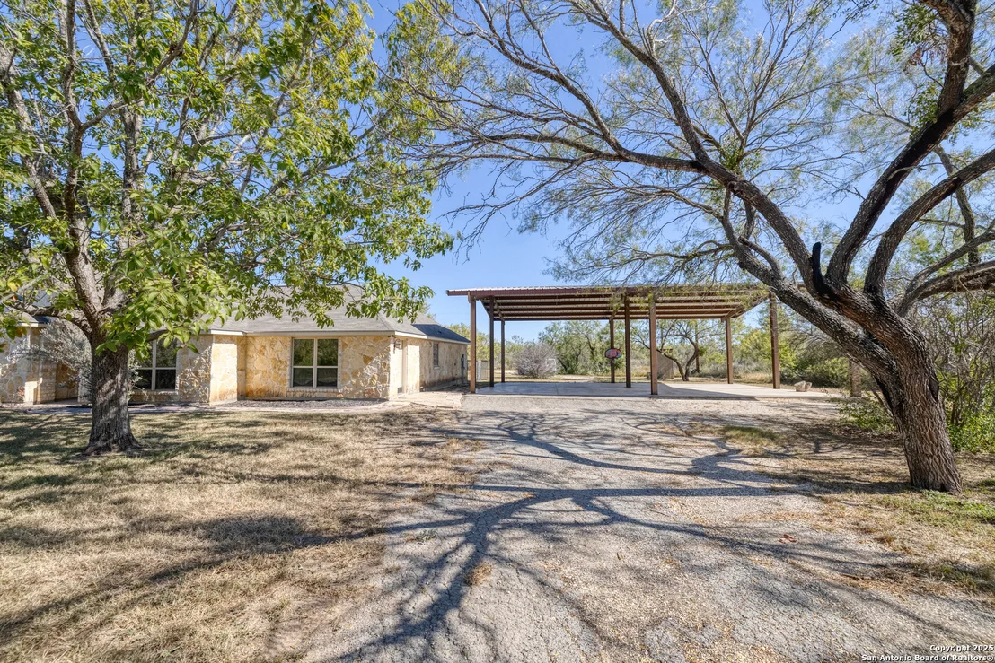 Photo of 1876 County Road 400