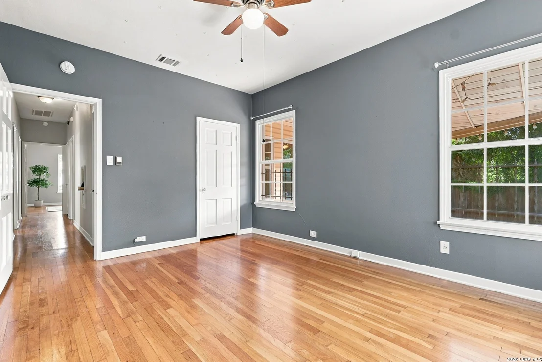 Photo of 336 NORTH DR