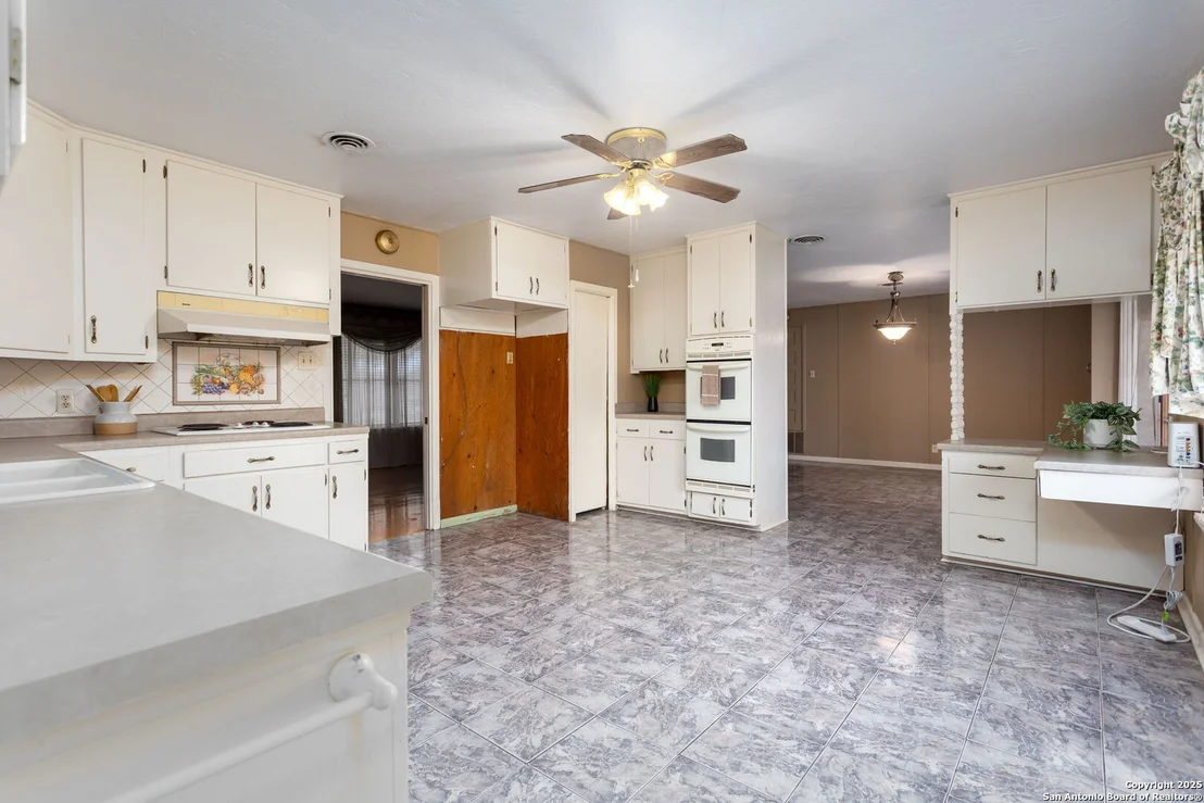 Photo of 104 ROLLING GREEN DR