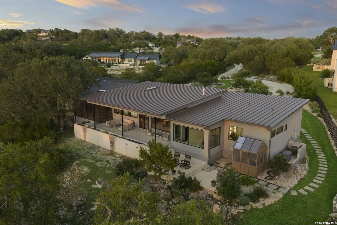 Photo of 352 Arthur Ct