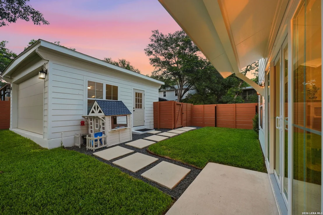 Photo of 301 OGDEN LN