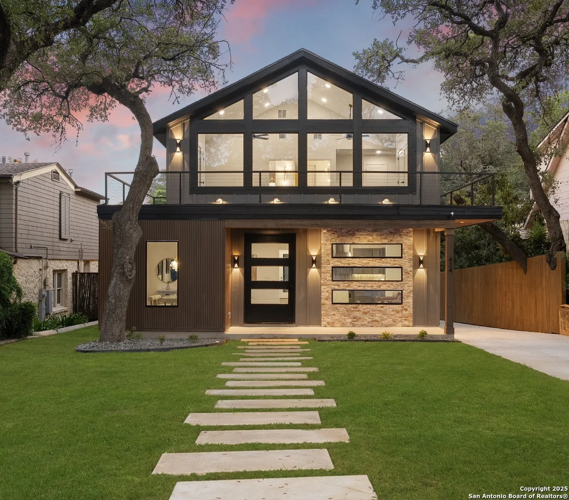 Photo of 434 College Blvd