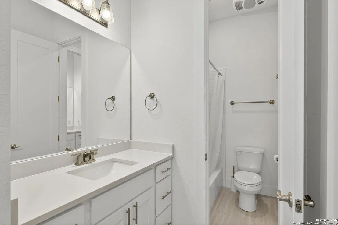 Photo of 8608 Shady Gate