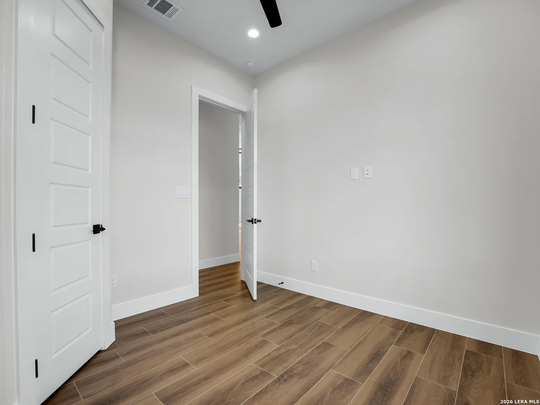 Photo of 101 W MEDIUM MEADOW DR