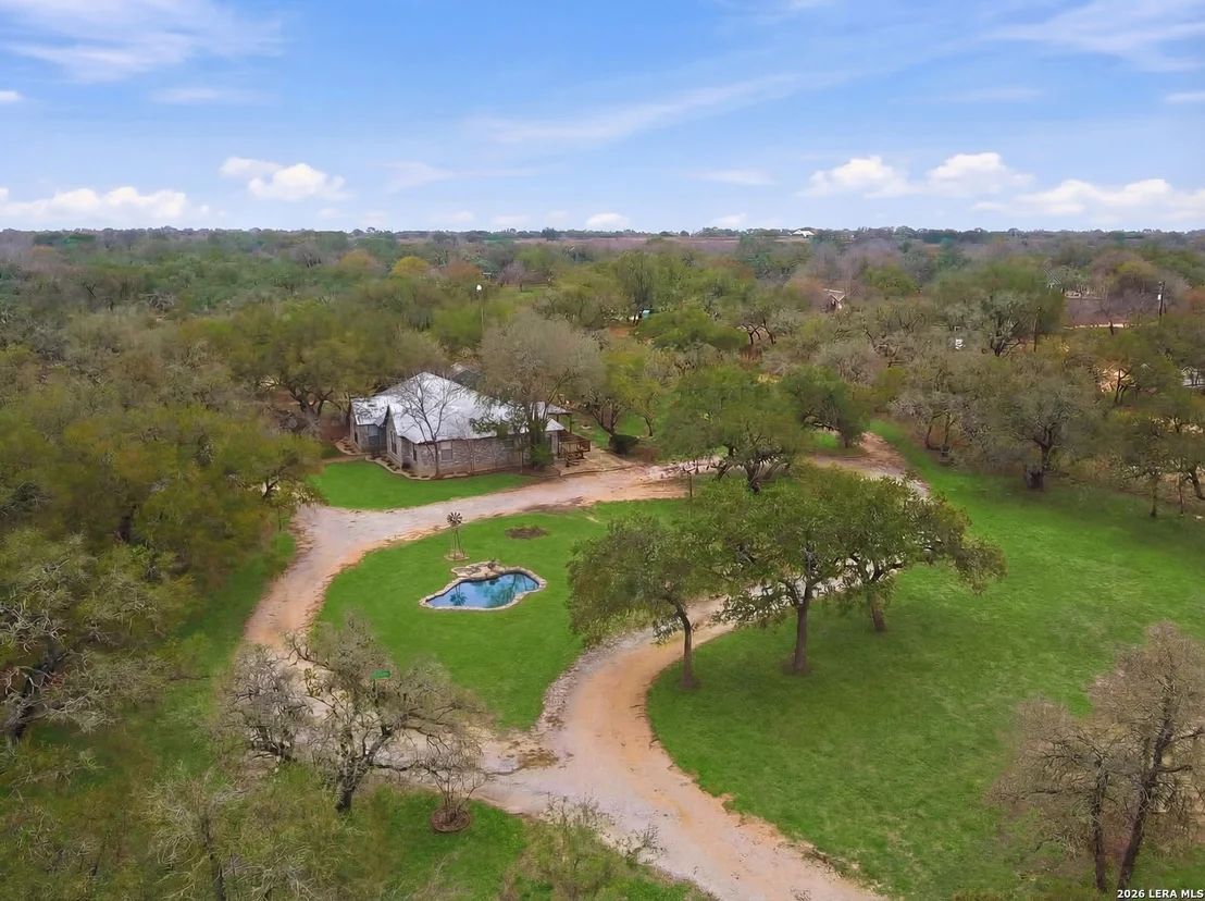 Photo of 561 County Road 785