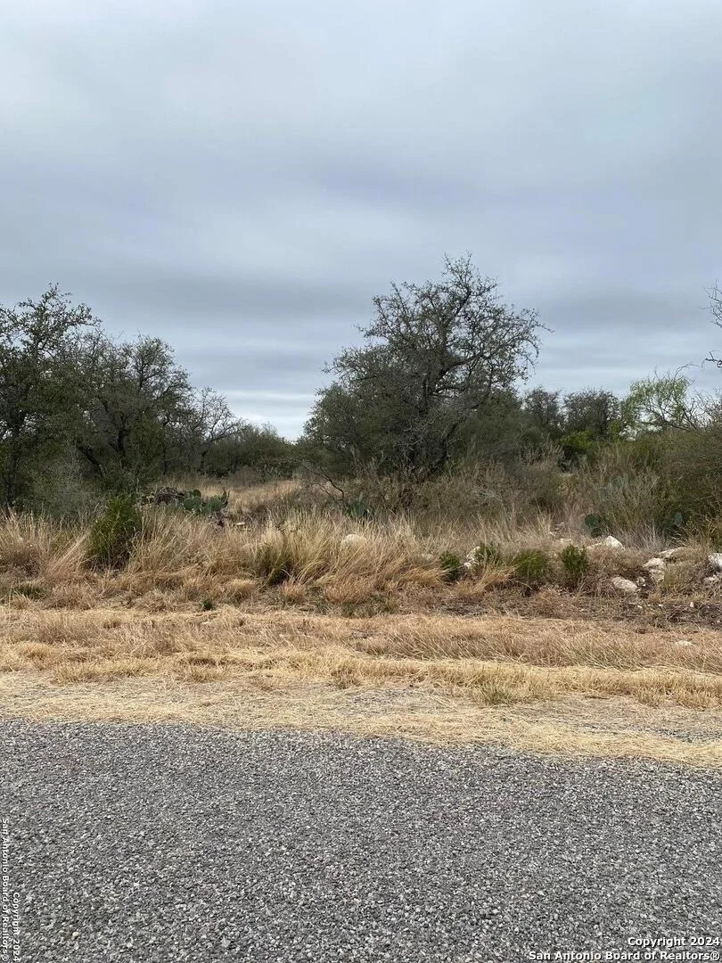 Photo of 343 LEGEND HILLS RD