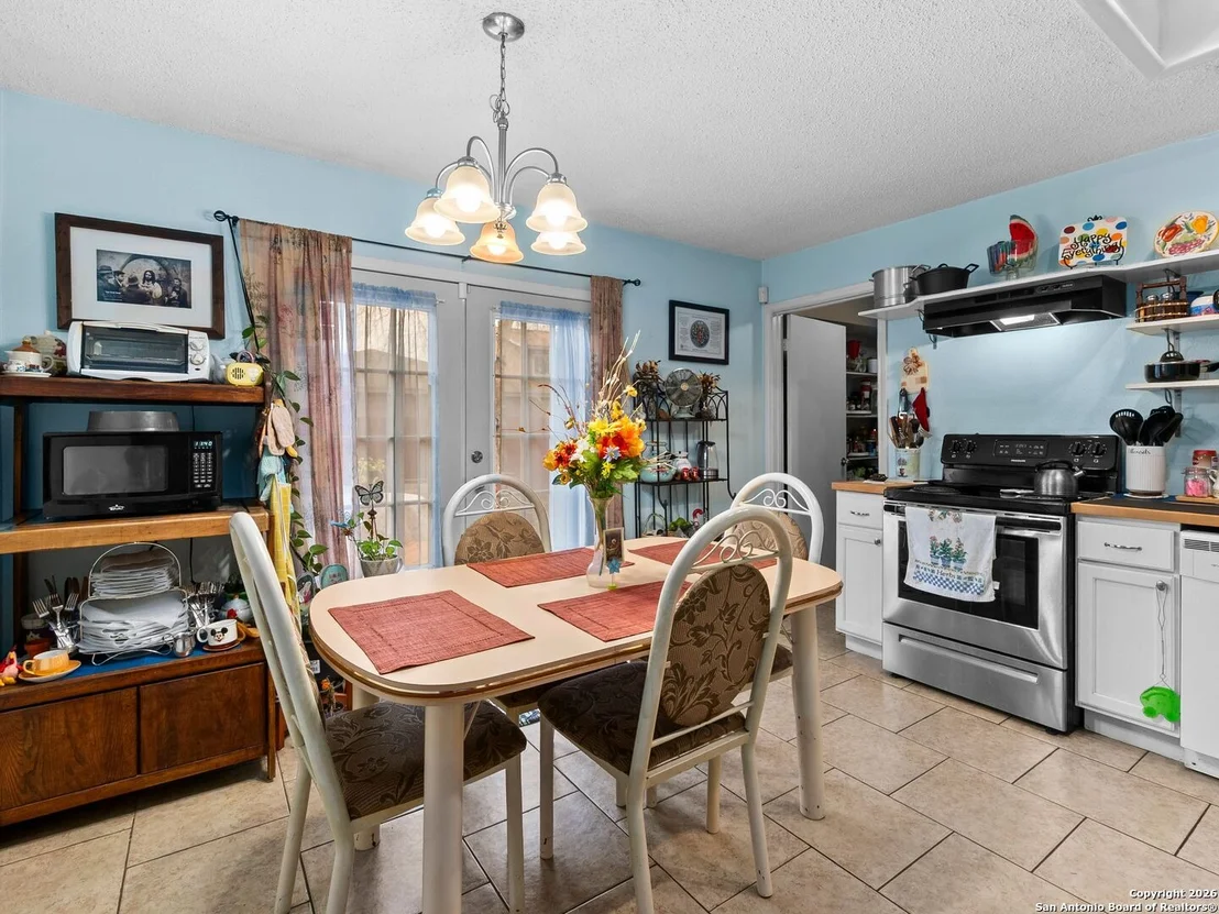 Photo of 6831 Celes Meadow